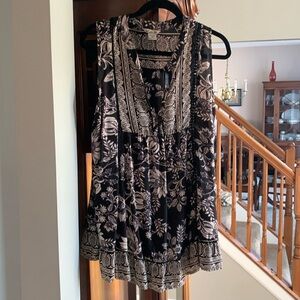 Lola P Black/Tan Tunic